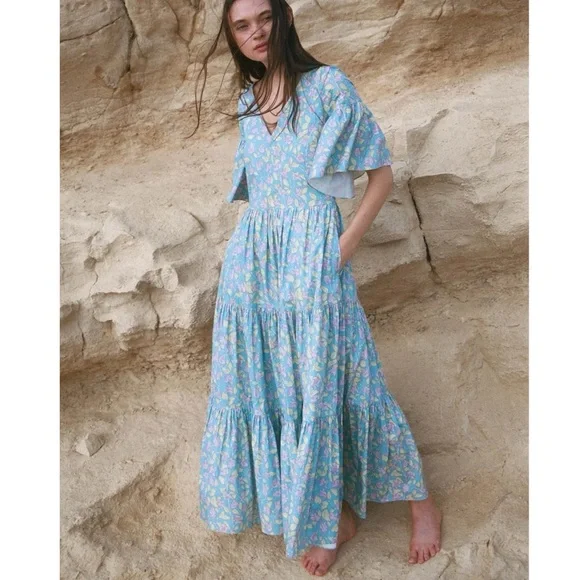Coco Shop Short Sleeve Bell Sleeve Tiered V Neck MIDI Dress Blue Floral Sz S